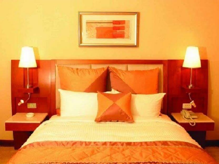 เอเลแกนซ์ โฮเต็ล Hotel ไทเป ภายนอก รูปภาพ